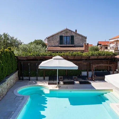 Luxury Culina Murvica-heated Pool,spa,tennis I Bbq Villa Murvica (Policnik)
