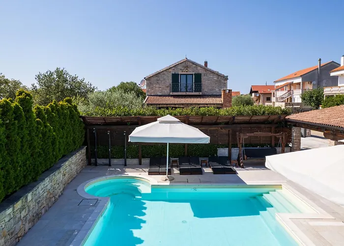 Luxury Culina Murvica-heated Pool,spa,tennis I Bbq Vila Murvica (Policnik)